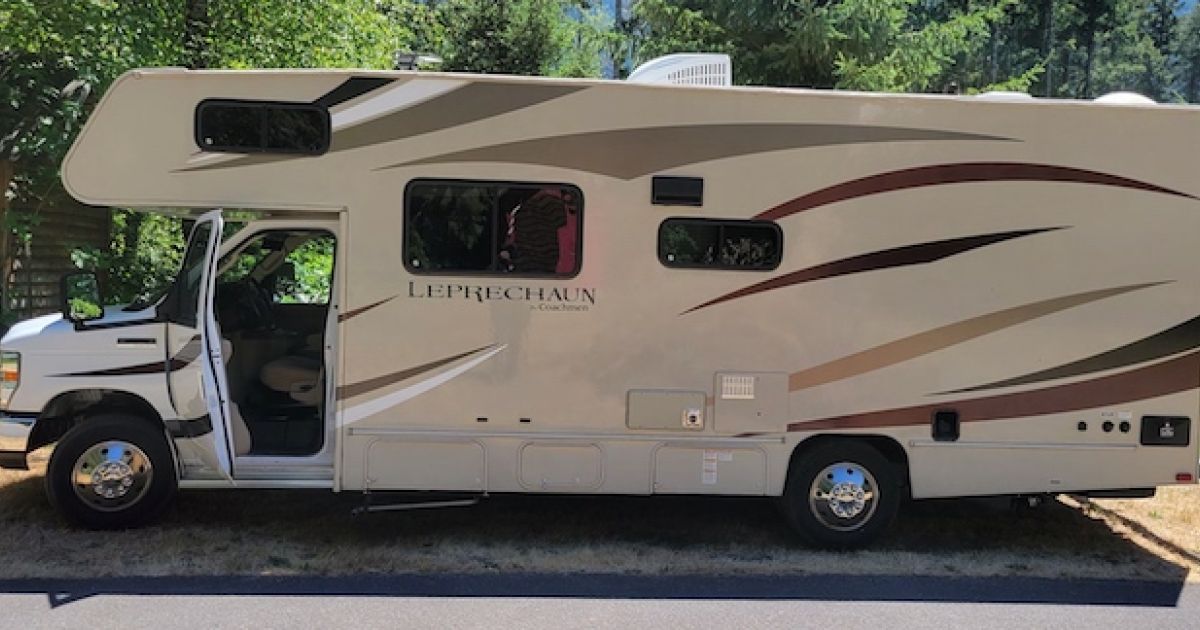 Cowlitz River Cabins RV